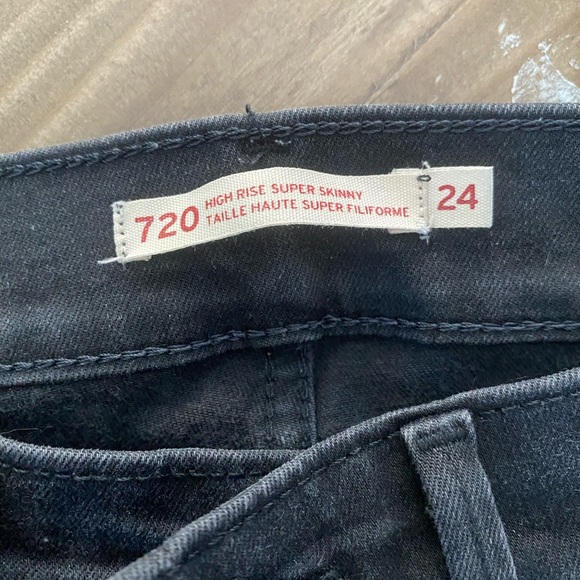 Black Levi High Rise Super Skinny Jeans - Picture 5 of 9